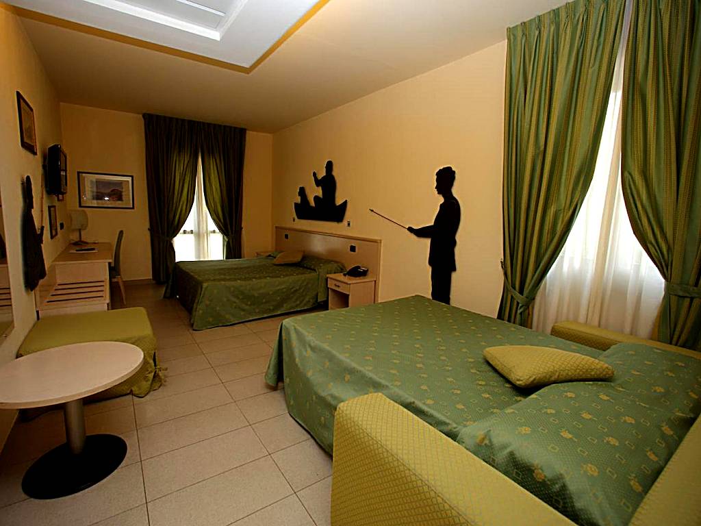 Hotel Fioroni: Quadruple Room