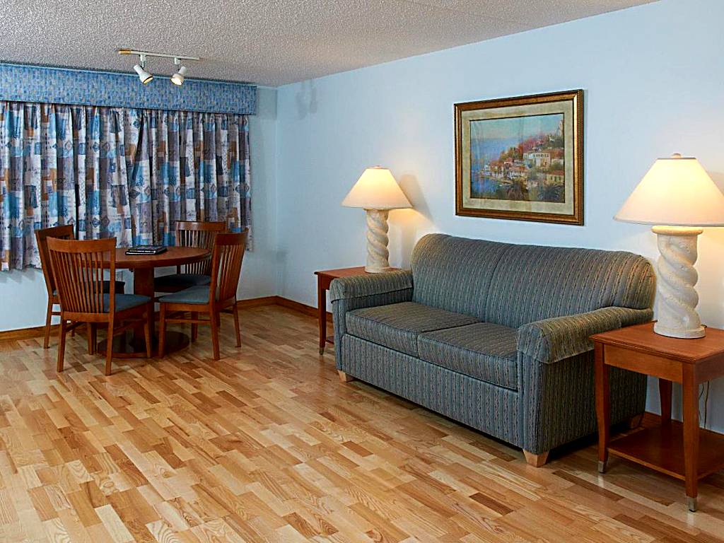 Sea Crest Inn: Two-Room Ultra Luxury Suite 