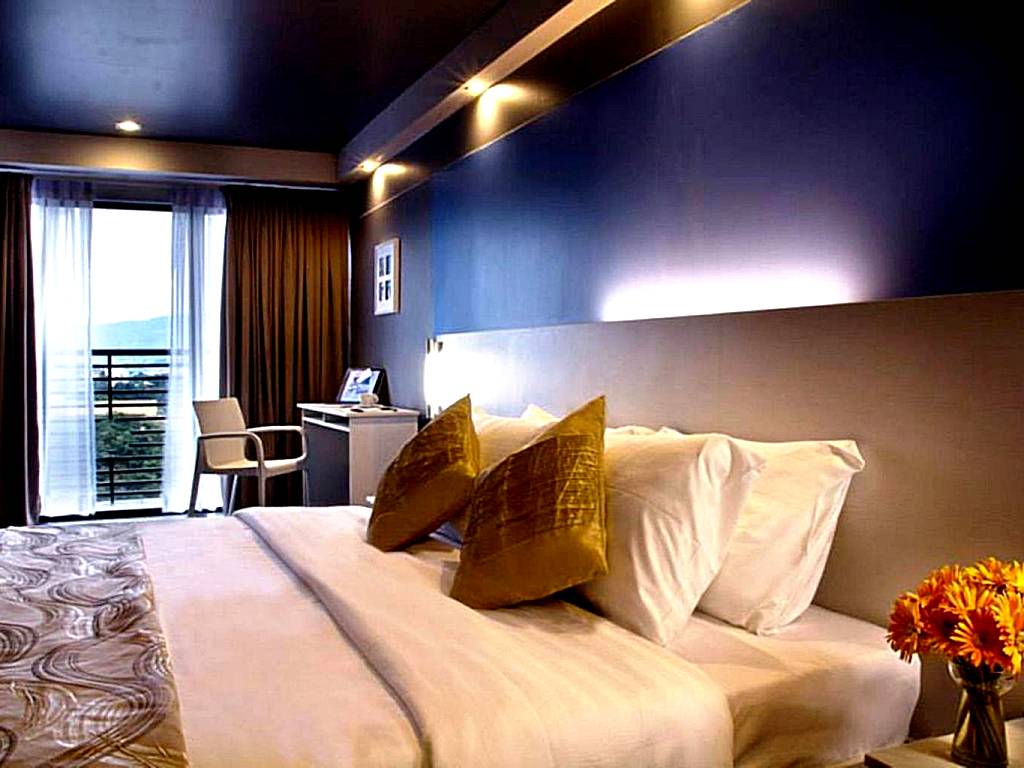 Pillows Hotel Cebu: Premium Quadruple Room
