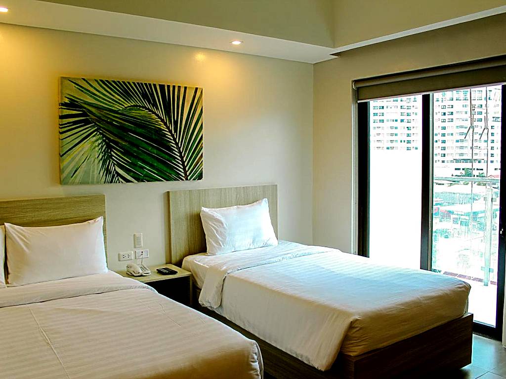 Mabolo Royal Hotel: Deluxe Family Room