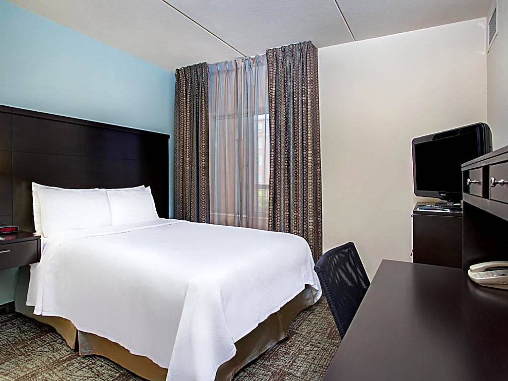 Staybridge Suites Chattanooga Downtown - Convention Center: Two-Bedroom Suite - Non-Smoking