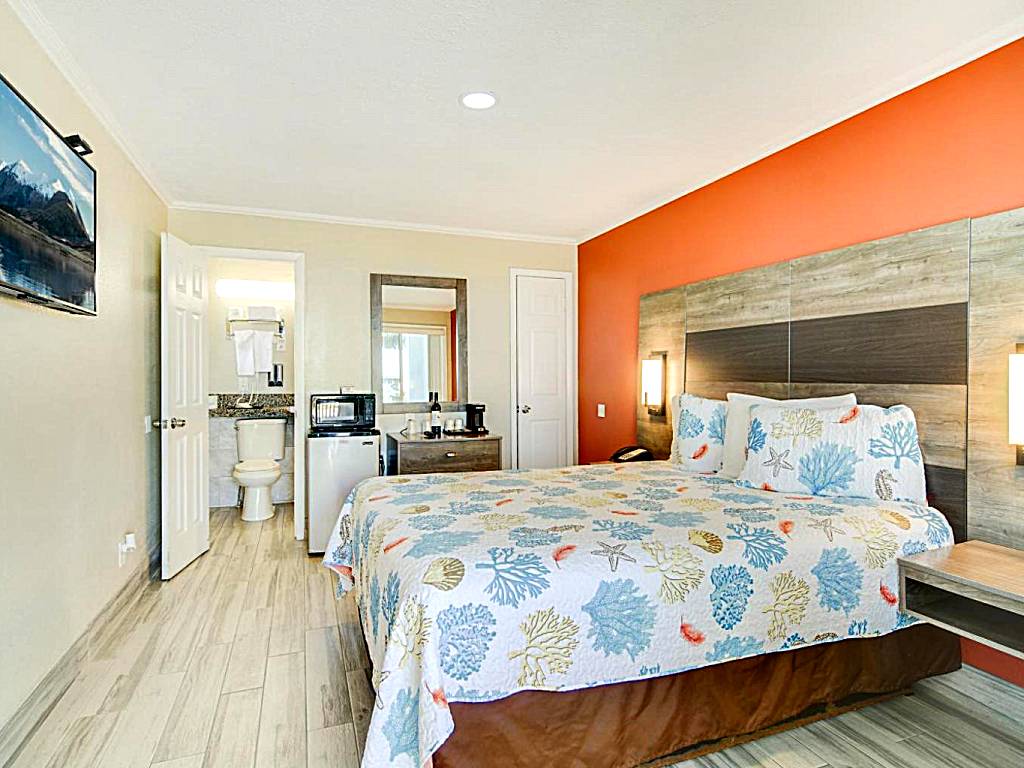 Anthony's on the Beach: Queen Room with Sea View