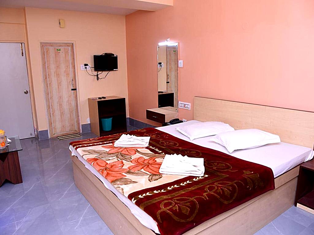 Hotel SagarPriya: Deluxe Double Room with Balcony and Sea View