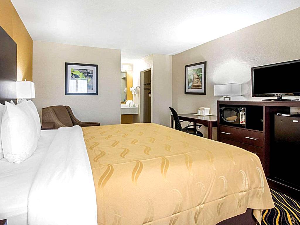 Quality Inn West Fort Worth: King Room  - Smoking