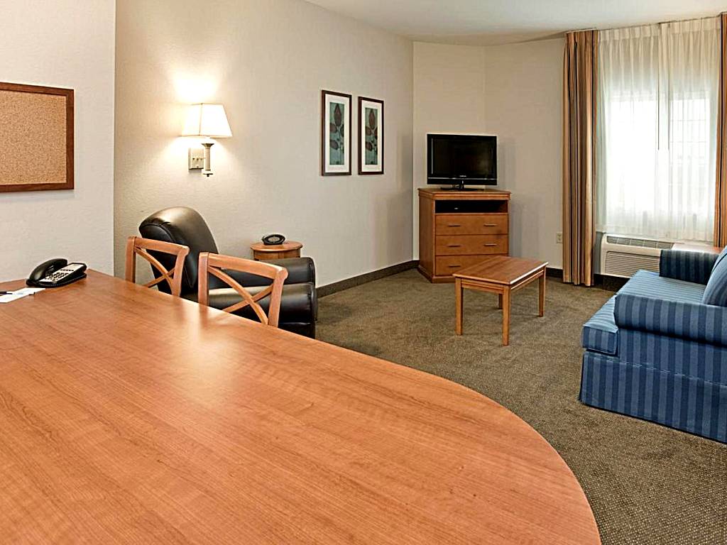 Candlewood Suites Kansas City Northeast: One-Bedroom King Suite