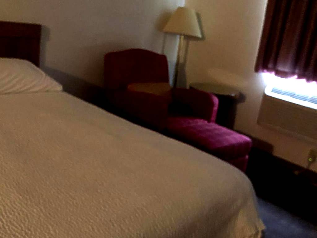 Coronado Motel & RV Park: Deluxe Queen Room with Two Queen Beds (Lindsborg) 