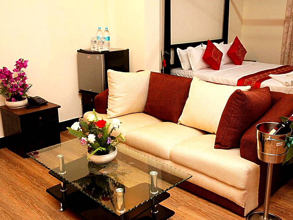 Dream Nepal Hotel and Apartment: Deluxe Suite with Kitchen and Terrace