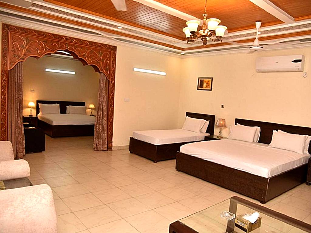 Al-Fateh Hotel: Deluxe Queen Room with Two Queen Beds