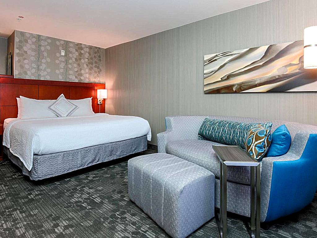 Courtyard By Marriott Las Vegas Stadium Area: King Room with Sofa Bed
