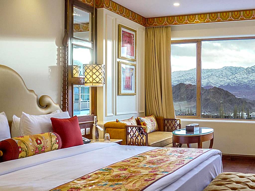 The Grand Dragon Ladakh: Luxury room 