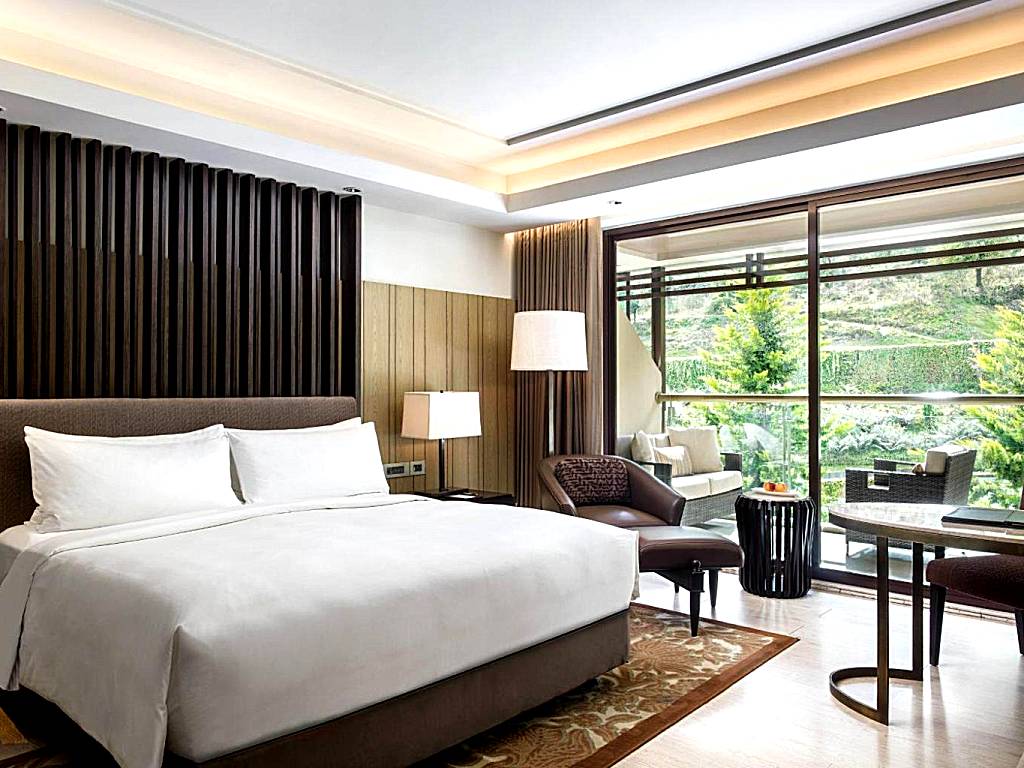 JW Marriott Mussoorie Walnut Grove Resort & Spa: Deluxe Double Room