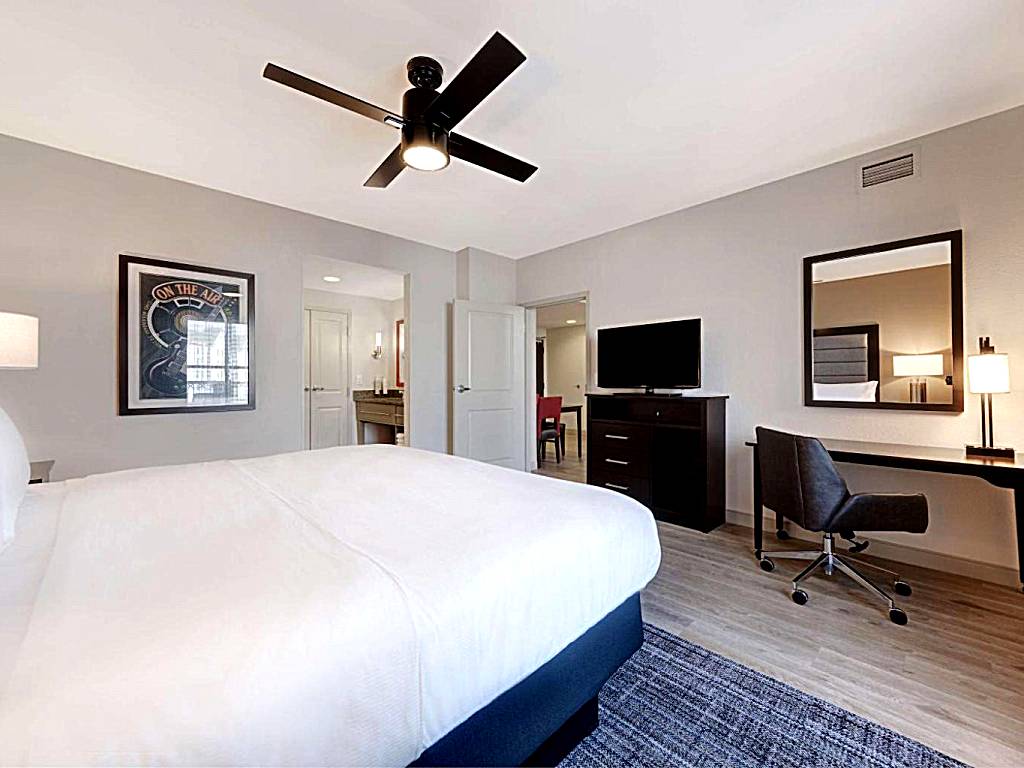Homewood Suites Nashville Vanderbilt: One-Bedroom King Suite with Balcony - Non-Smoking