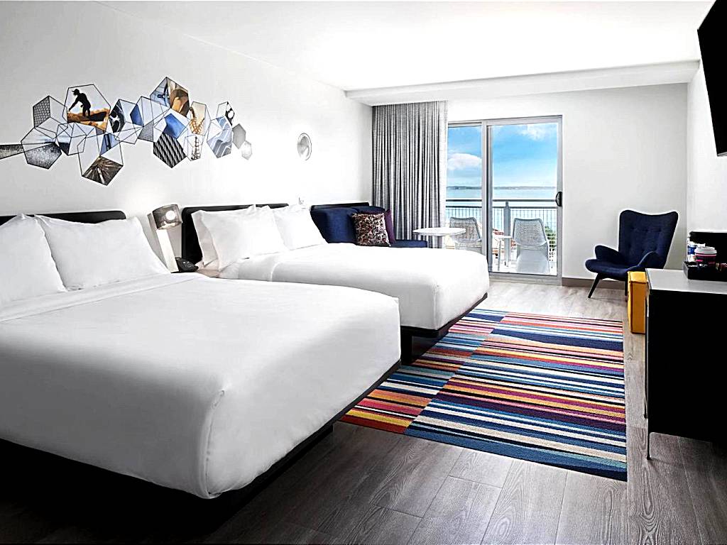 Aloft Ocean City: Guest room, 2 Queen, Sofa bed, Waterfront
