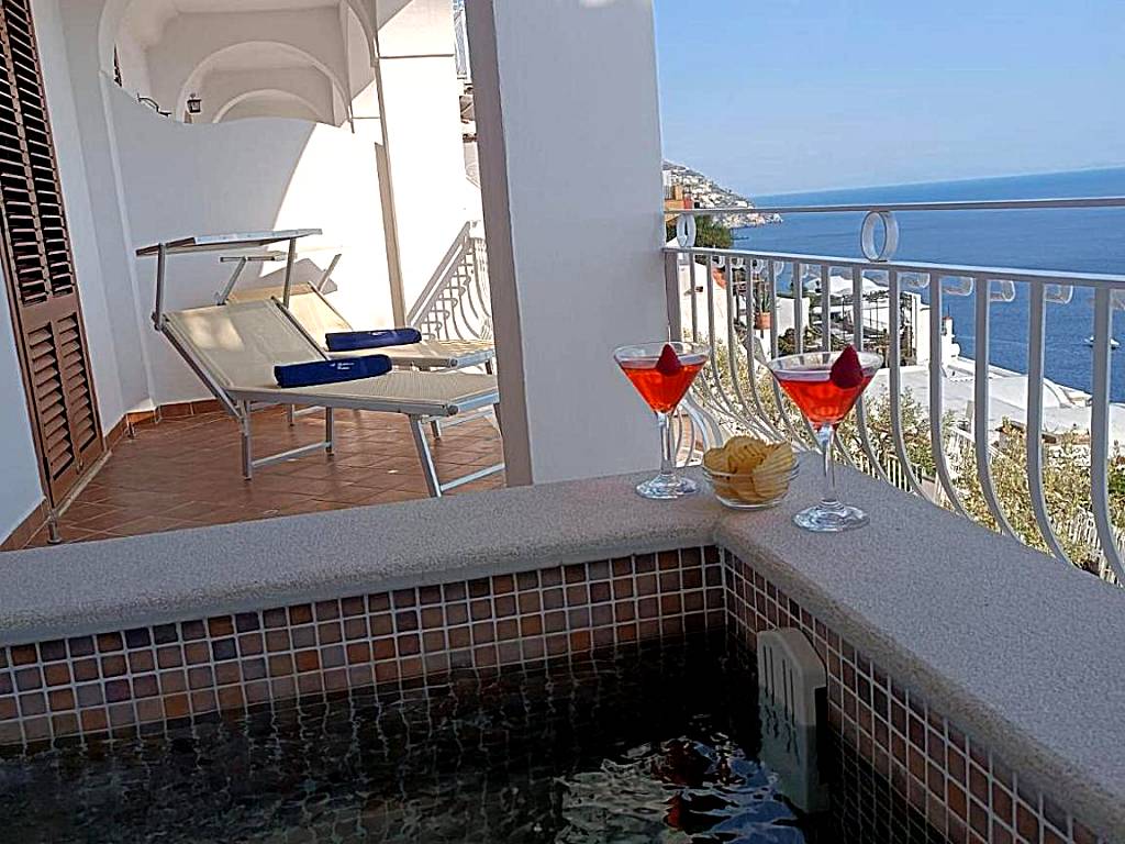 Hotel Il Gabbiano: King Room with Spa Bath with Balcony and Sea View