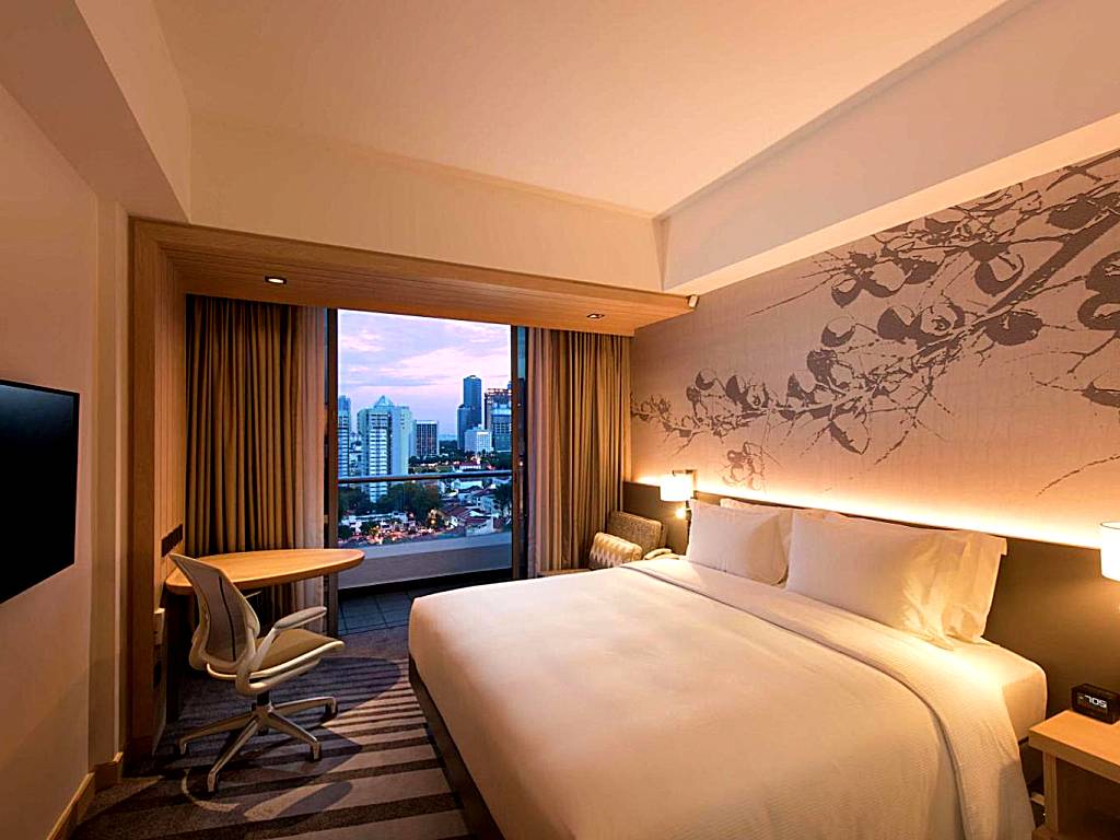 Hilton Garden Inn Singapore Serangoon: Deluxe King Room with Balcony