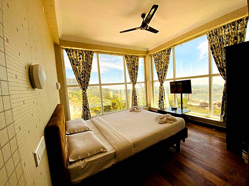 Tulips Valley View Resorts: Three-Bedroom Suite