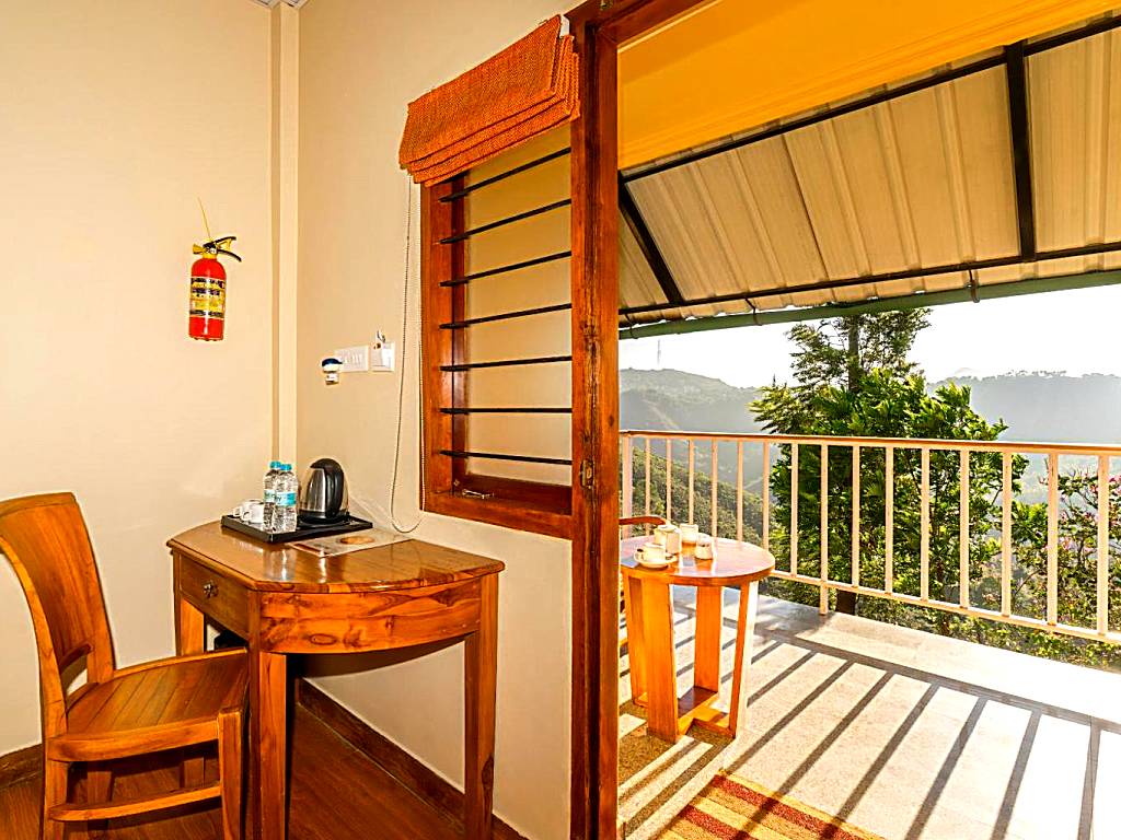 Winter Vale Green Stay Resorts: Family Room with Balcony
