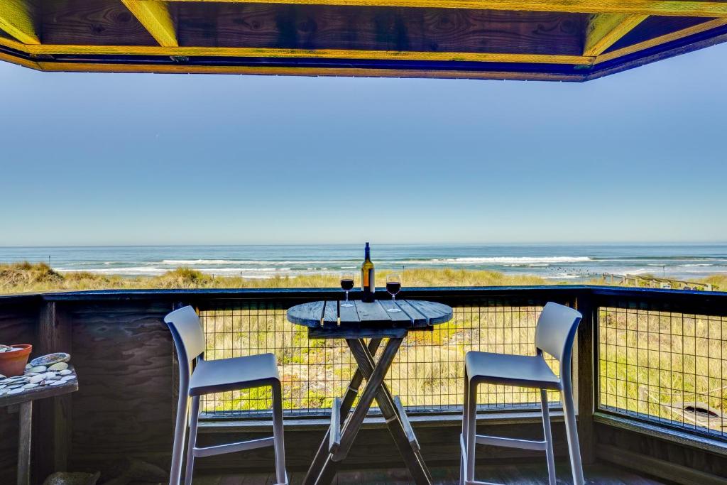 Watsonville Condo with Ocean Views and Beach Access