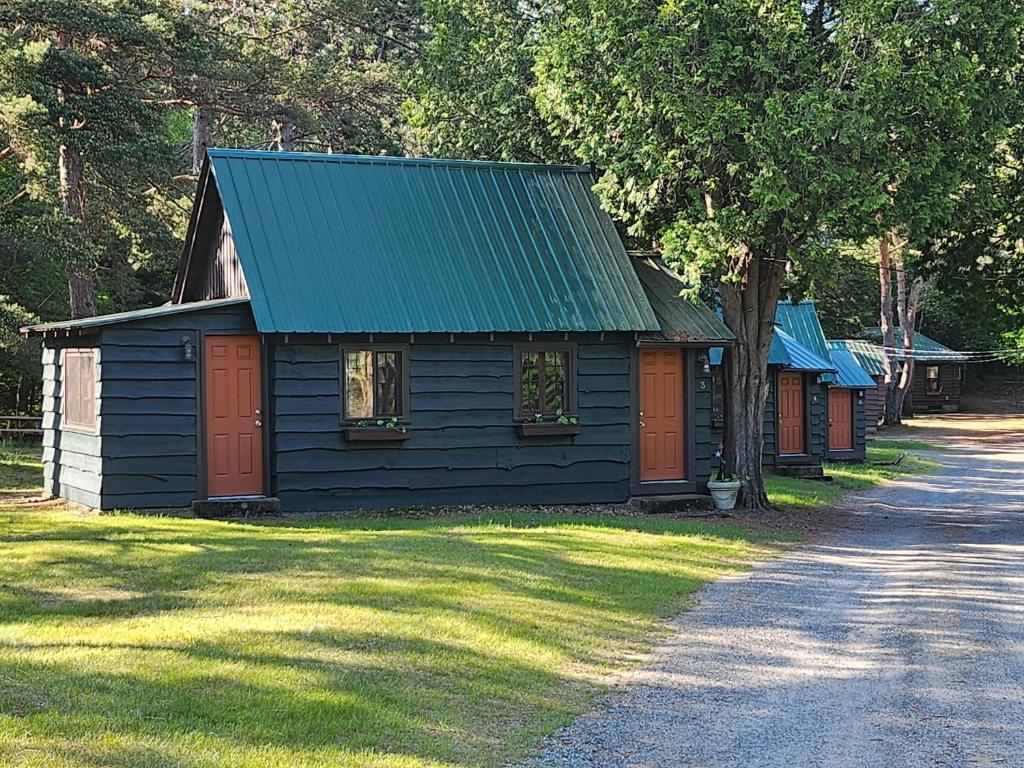 Moreno's Cottages