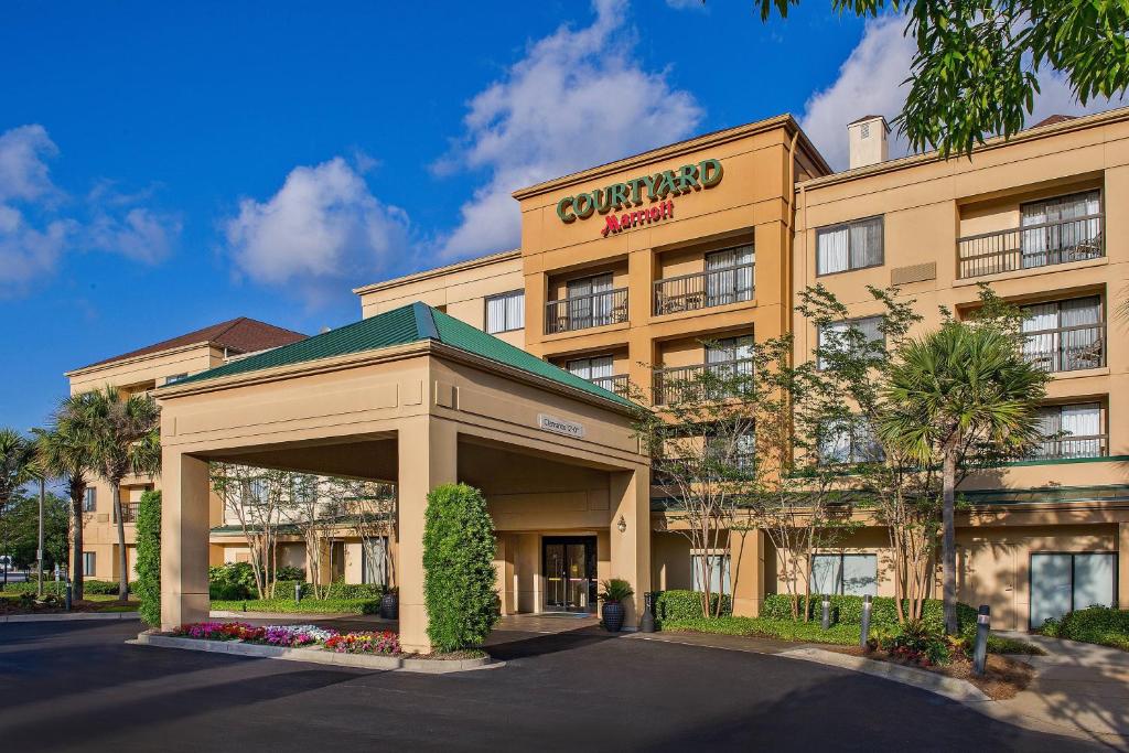 Courtyard by Marriott North Charleston Airport Coliseum