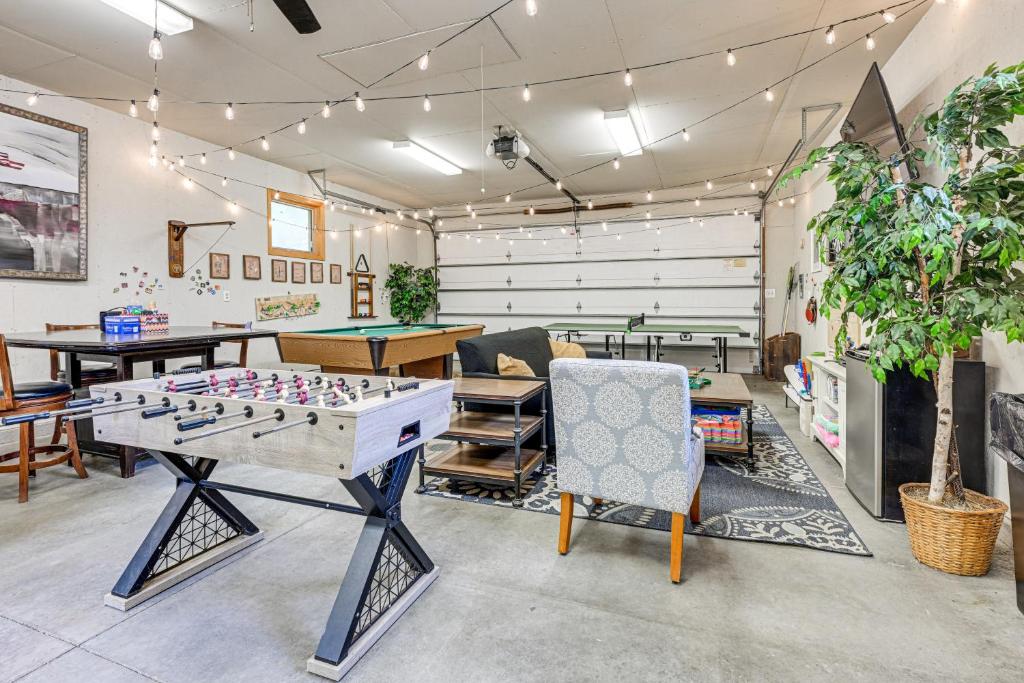 New Lisbon Home with Hot Tub, Fire Pit and Ping-Pong!