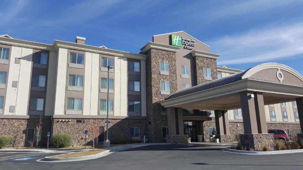 Holiday Inn Express & Suites Springville-South Provo Area, an IHG Hotel